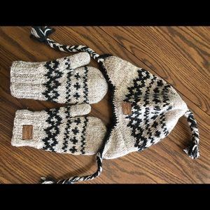 Wool hat and mitten set